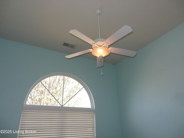 113 Lanai Dr Unit A, Shepherdsville, KY 40165 - room details featuring visible vents and a ceiling fan
