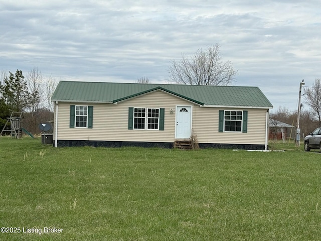 42 Foggy Bottom Ln, Garfield, KY 40140 - manufactured / mobile home featuring a front yard, entry steps, and metal roof