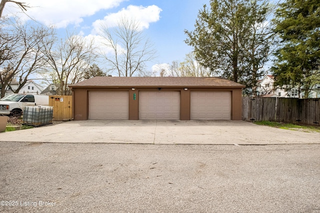 4613 S 2nd St, Louisville, KY 40214 - detached garage with fence