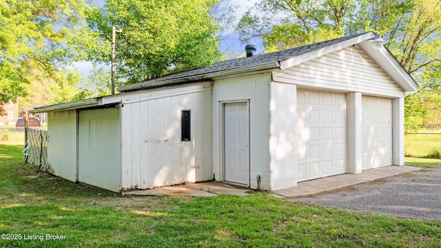 6515 Upper Hunters Trce, Louisville, KY 40216 - view of detached garage