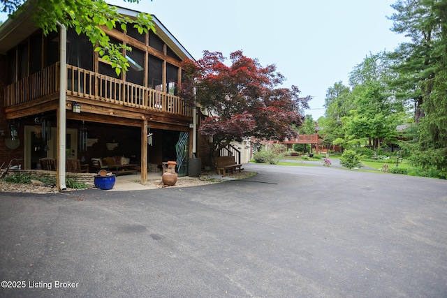 7812 Crown Top Rd, Louisville, KY 40241 - view of side of home with a sunroom