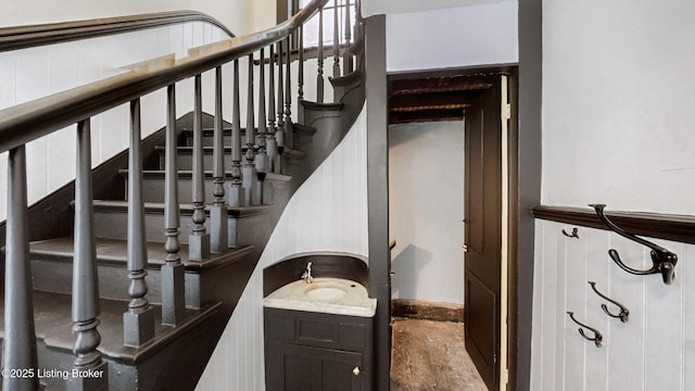 1031 S 4th St, Louisville, KY 40203 - view of stairs