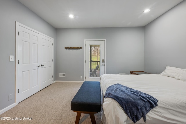 bedroom with carpet flooring, baseboards, visible vents, and recessed lighting