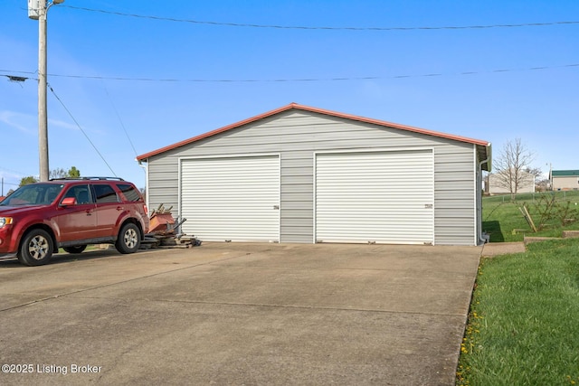 view of detached garage