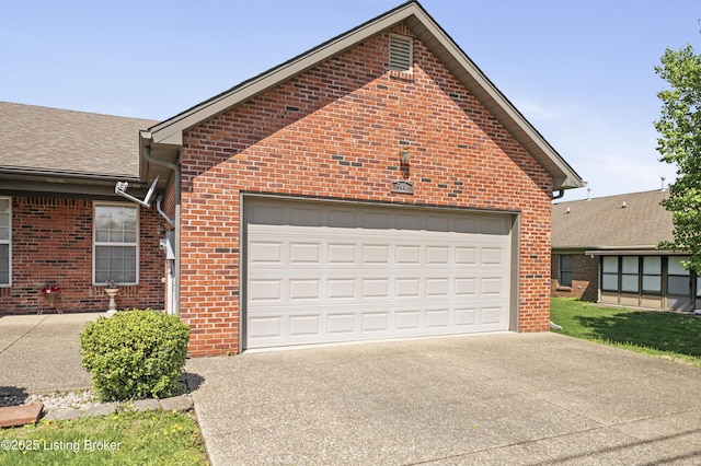 591 Arrowhead Ln, Shepherdsville, KY 40165 - exterior space featuring driveway