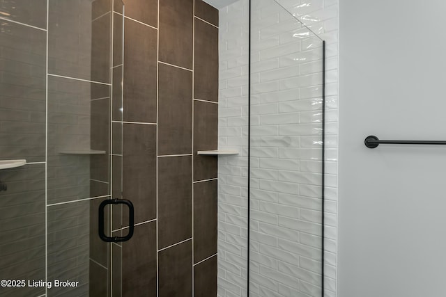 382 Williamsburg Dr, Mt Washington, KY 40047 - full bathroom with a shower stall