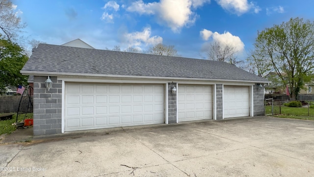 901 S 47th St, Louisville, KY 40211 - detached garage featuring fence