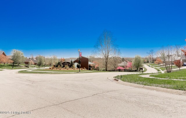 526 Wood Lake Dr, La Grange, KY 40031