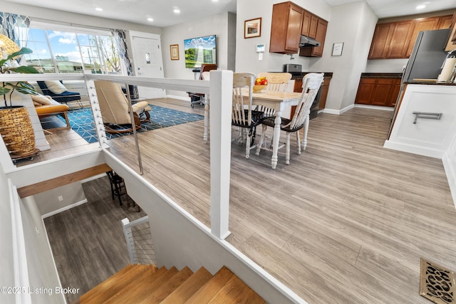 6201 Manse Dr, Louisville, KY 40258 - interior space featuring wood finished floors, baseboards, visible vents, and recessed lighting