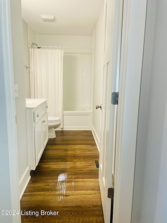 132 Cherry Ln, Leitchfield, KY 42754 - hallway with dark wood-style flooring and visible vents
