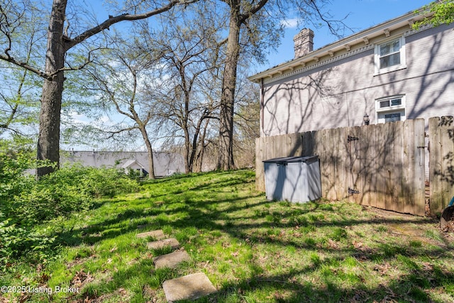 view of yard featuring fence