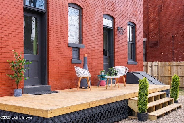 1026 S Brook St, Louisville, KY 40203 - wooden terrace with fence
