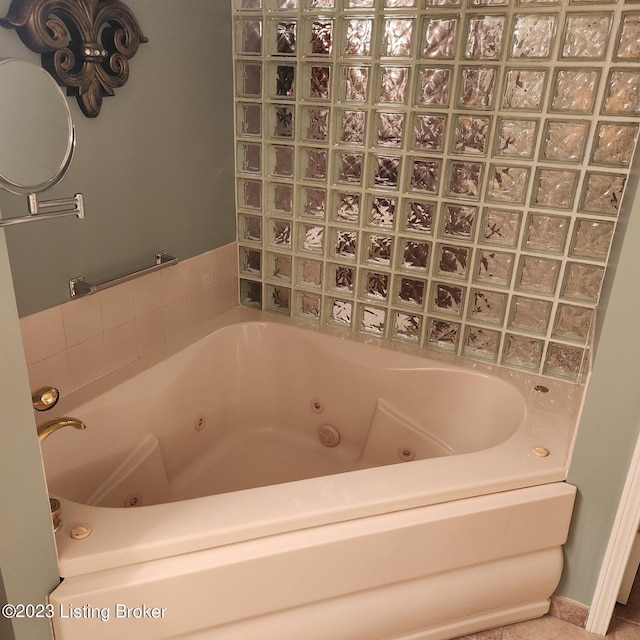 404 Eastgate Village Wynde, Louisville, KY 40223 - bathroom featuring a jetted tub