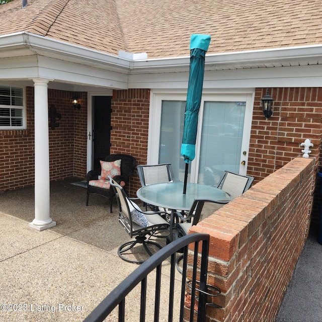 404 Eastgate Village Wynde, Louisville, KY 40223 - view of patio / terrace with outdoor dining space