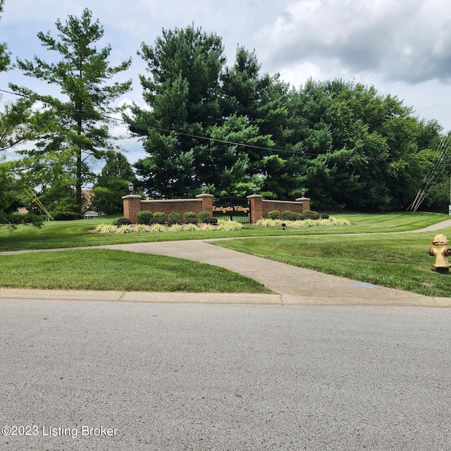 404 Eastgate Village Wynde, Louisville, KY 40223 - view of home's community featuring a yard and a fenced front yard