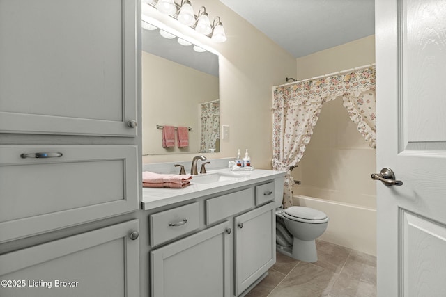 1112 Majestic Woods Dr, La Grange, KY 40031 - full bathroom featuring vanity, toilet, and shower / bath combo