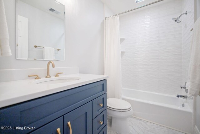 full bathroom with toilet, visible vents, shower / tub combo with curtain, and vanity