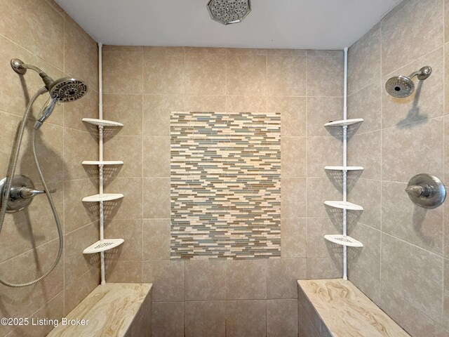 444 Wire Ln, Bardstown, KY 40004 - full bath featuring a tile shower