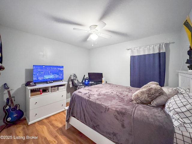 444 Wire Ln, Bardstown, KY 40004 - bedroom with wood finished floors and a ceiling fan