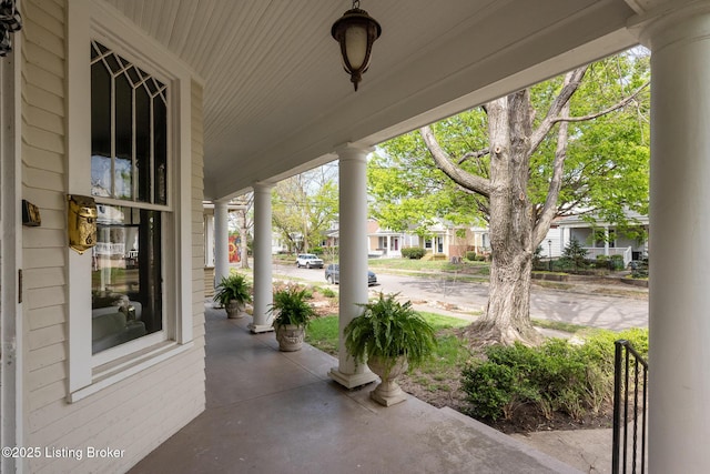1828 Deerwood Ave, Louisville, KY 40205