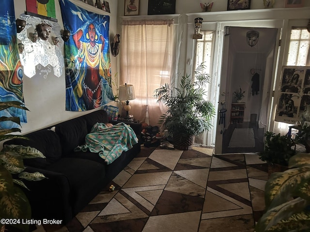 1212 Queen Ave, Louisville, KY 40215 - view of living room