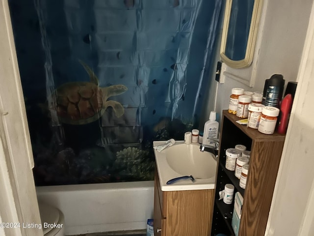 1212 Queen Ave, Louisville, KY 40215 - bathroom with shower / bathtub combination with curtain and vanity