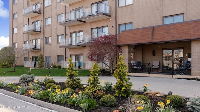 3030 Breckenridge Ln Unit 204, Louisville, KY 40220 - photo 2