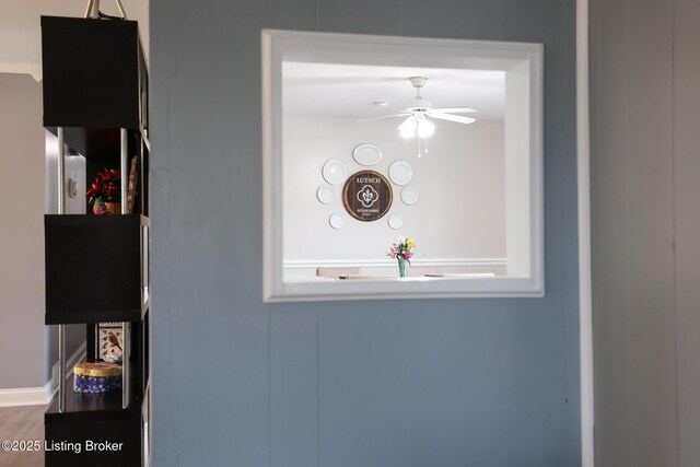 7407 Meadow Rd, Crestwood, KY 40014 - detailed view of a ceiling fan