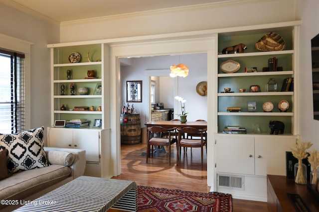 216 Cornell Pl, Louisville, KY 40207 - living area featuring wood finished floors and crown molding