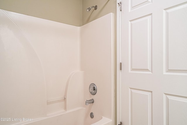 10202 Deer Vista Dr Unit 202, Louisville, KY 40291 - bathroom featuring shower / bathtub combination