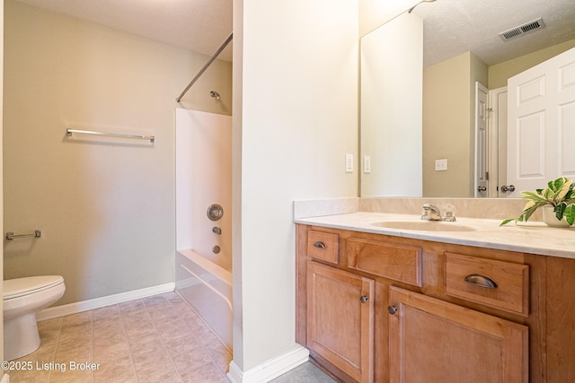 10202 Deer Vista Dr Unit 202, Louisville, KY 40291 - bathroom with vanity, toilet, shower / bath combination, and baseboards