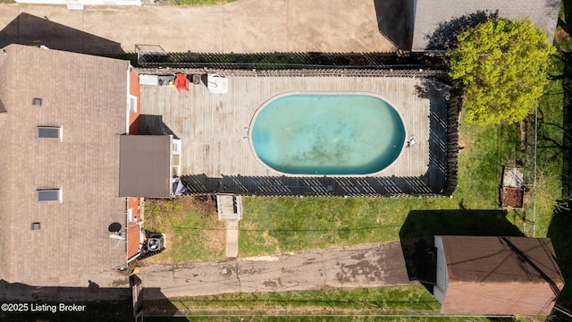 109 Ridgeway Ave, Louisville, KY 40207 - drone / aerial view of a pool area