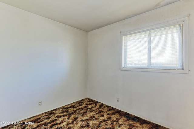 4311 Kurtz Ave, Louisville, KY 40229 - unfurnished room with dark carpet and visible vents