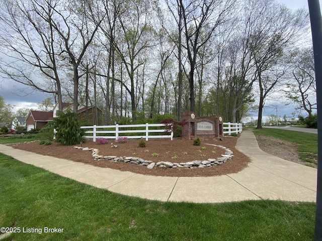 12305 Dominion Way, Louisville, KY 40299 - exterior space featuring fence