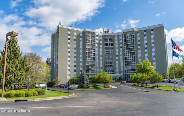 5100 US Highway 42 Unit 226, Louisville, KY 40241 - view of apartment building / complex with uncovered parking