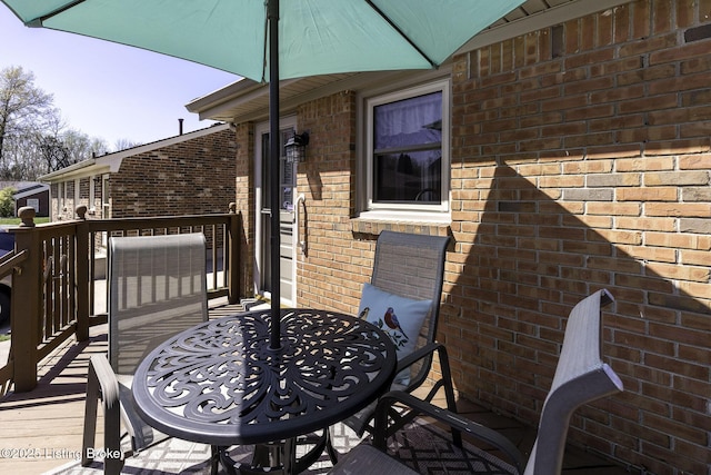 exterior space featuring outdoor dining space