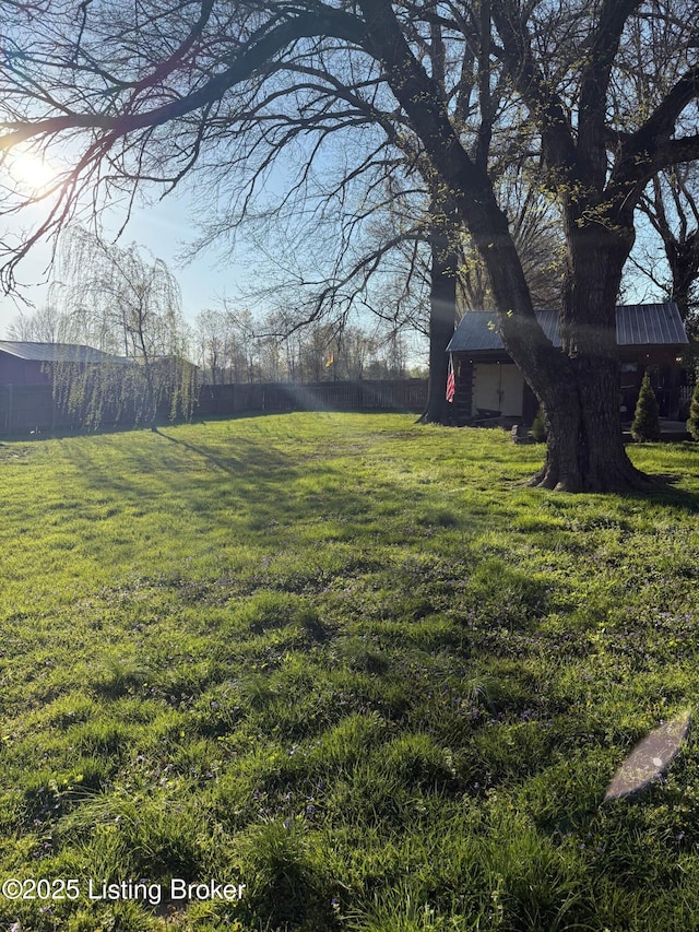 9752 Mason Ln, Fairdale, KY 40118 - view of yard with fence