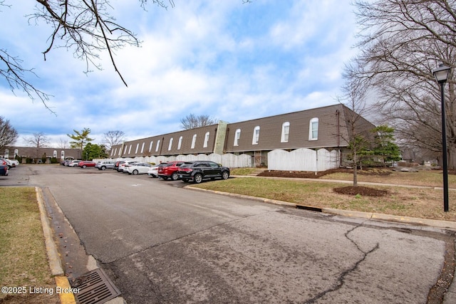 212 La Fontenay Ct, Louisville, KY 40223 - view of building exterior with uncovered parking