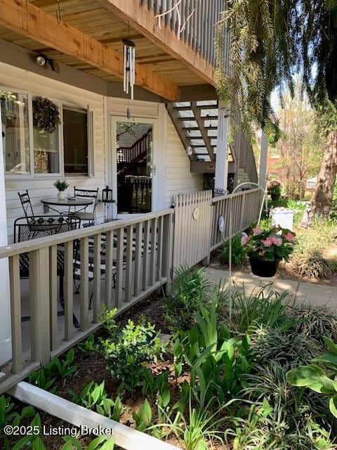 325 Rosewood Dr, Louisville, KY 40223 - view of property exterior