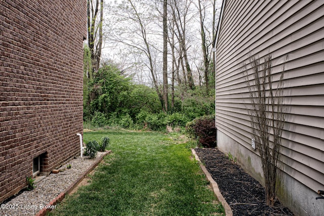 5416 Bannon Crossings Dr, Louisville, KY 40218 - view of yard