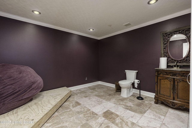 interior space featuring recessed lighting, visible vents, toilet, and baseboards