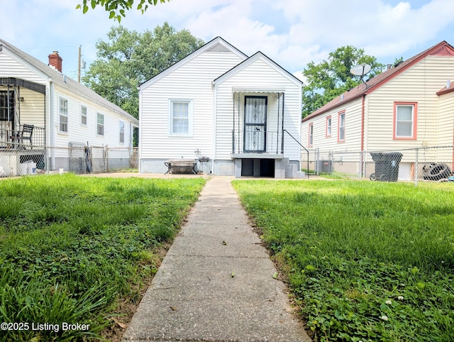 1104 Oleanda Ave, Louisville, KY 40215 - view of front facade with fence and central air condition unit
