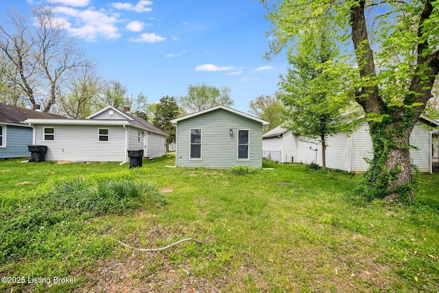 2550 Broadway St, New Albany, IN 47150 - back of property with a lawn