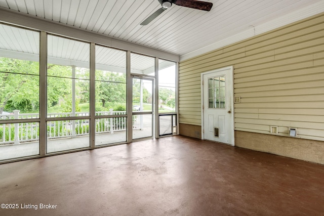 5502 Highpoint Dr, Crestwood, KY 40014 - unfurnished sunroom with a ceiling fan