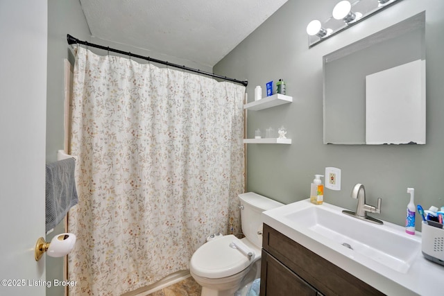 full bathroom featuring curtained shower, toilet, and vanity
