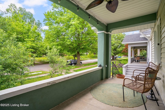 1527 Goddard Ave, Louisville, KY 40204 - balcony with covered porch and a ceiling fan
