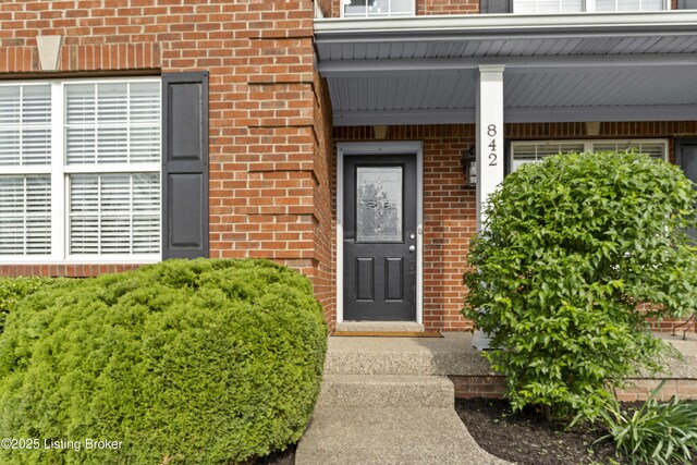 842 Abingdon Cir, Shelbyville, KY 40065 - view of exterior entry with brick siding