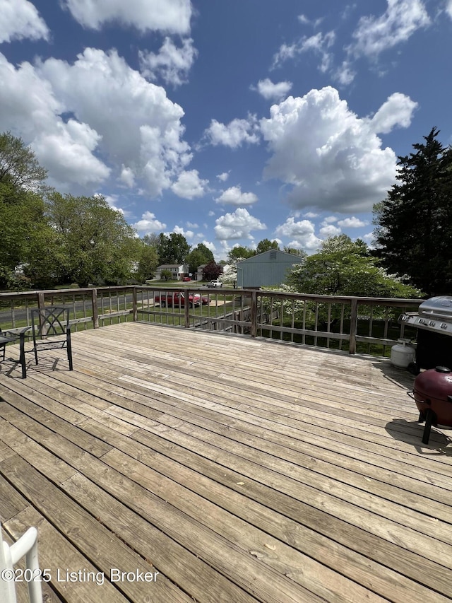 4213 Shenandoah Dr, Louisville, KY 40241 - view of wooden deck
