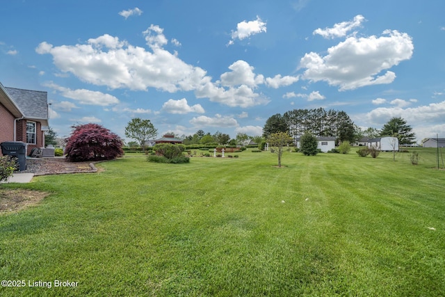 109 Terri Rose Ct, Hodgenville, KY 42748 - view of yard