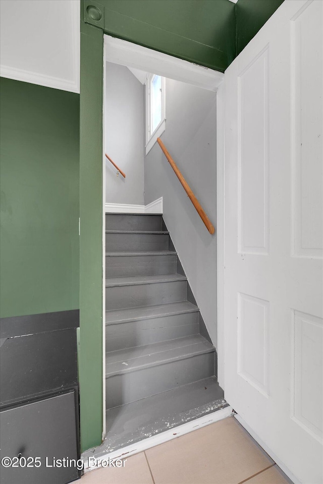 206 E Madison St, La Grange, KY 40031 - view of staircase
